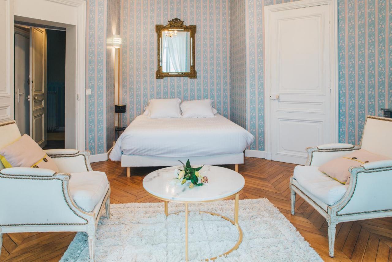 Chateau Du Landin Bed & Breakfast